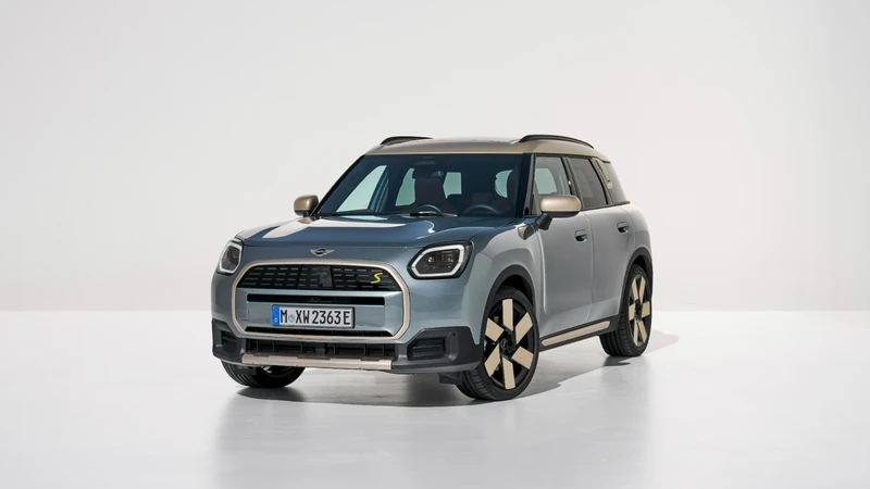 (-) EMBARGO MINI Countryman 2024