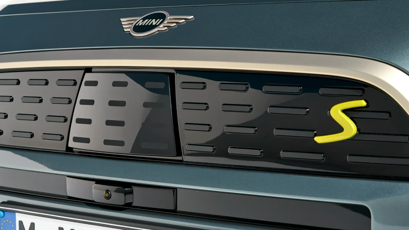 (-) EMBARGO MINI Countryman 2024