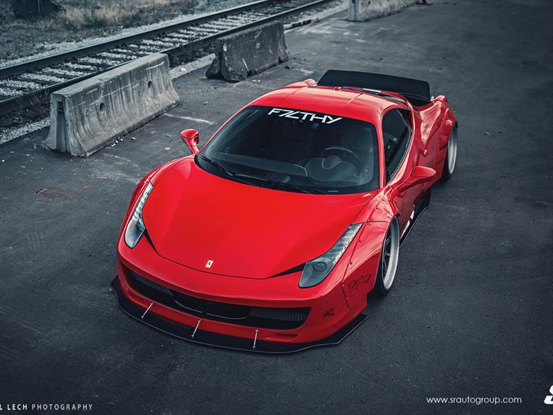 Liberty Walk Ferrari 458 Italia con rines PUR