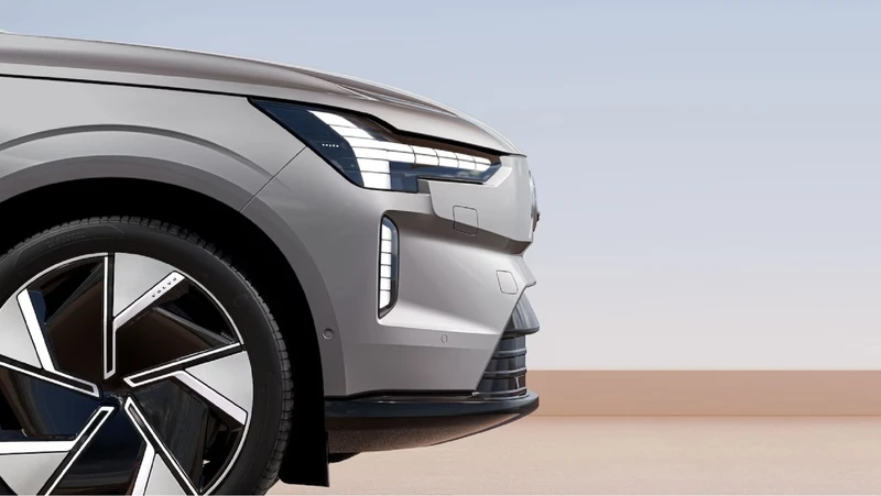 Volvo EX90 2023