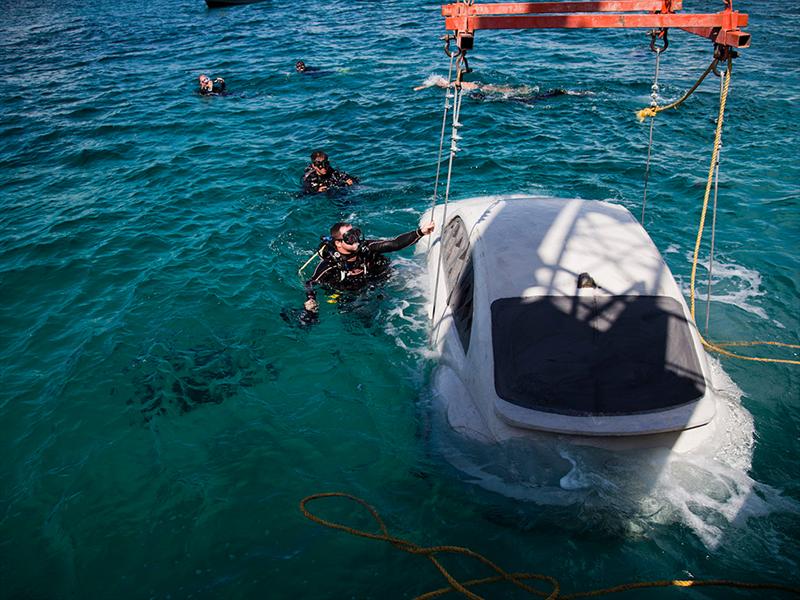VW Beetle en el lecho marino del caribe