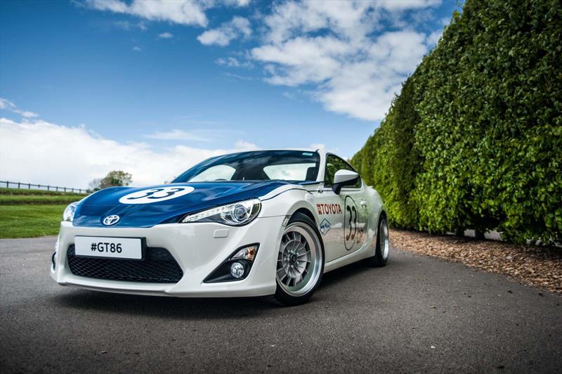 Toyota rinde tributo a su pasado deportivo