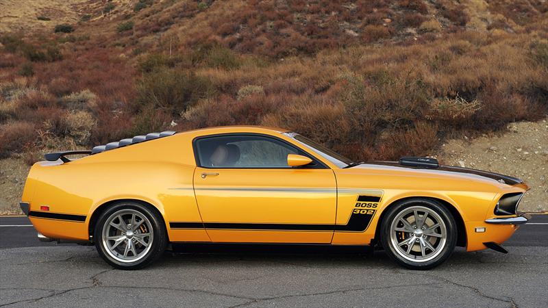 Ford Mustang retro moderno
