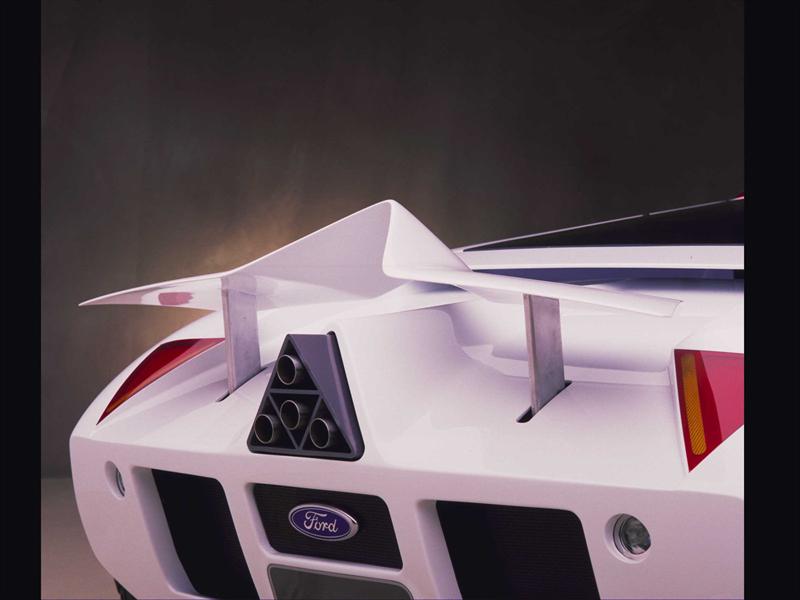 Retro concepts: Ford GT90