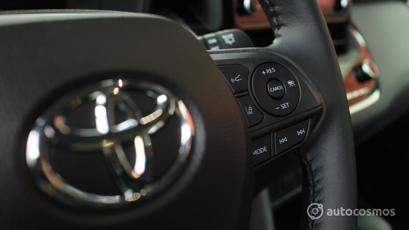 Toyota Corolla Cross 2022, prueba