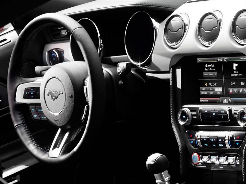 Ford Mustang 2015 se presenta en LA