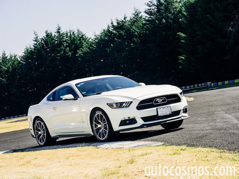 Ford Mustang 2015 50 aniversario