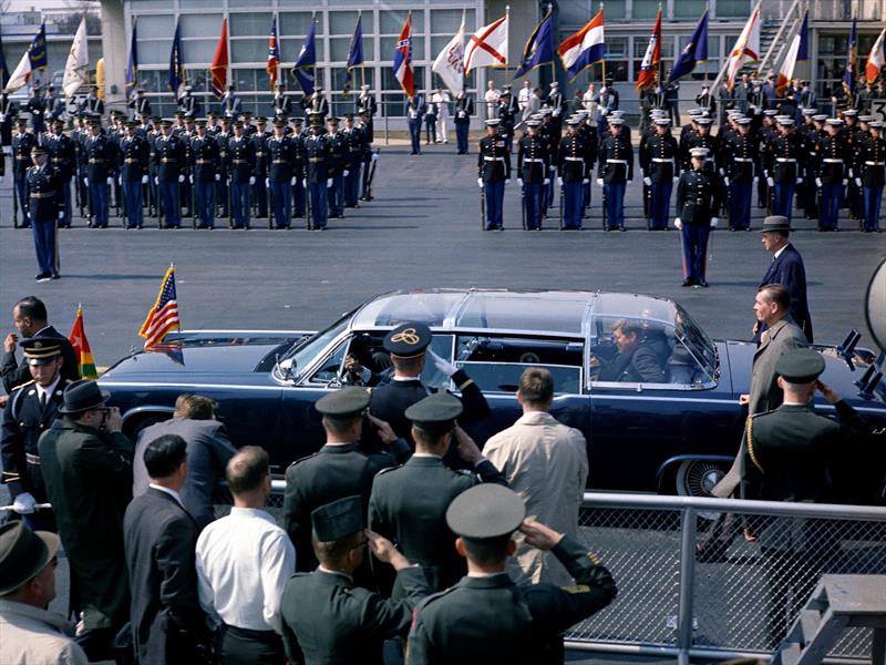 JFK - Lincoln 1961 Presidential Limo