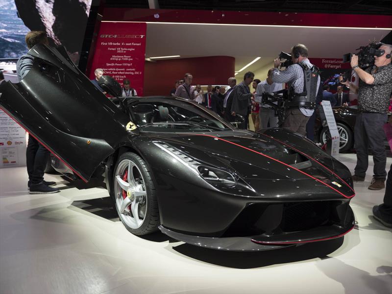 Ferrari Laferrari Aperta