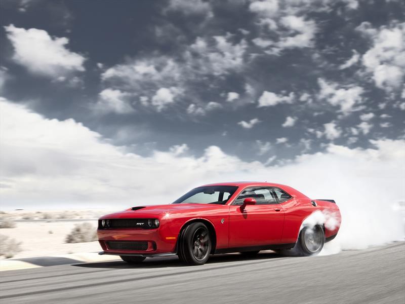 Dodge Challenger SRT Hellcat 2015