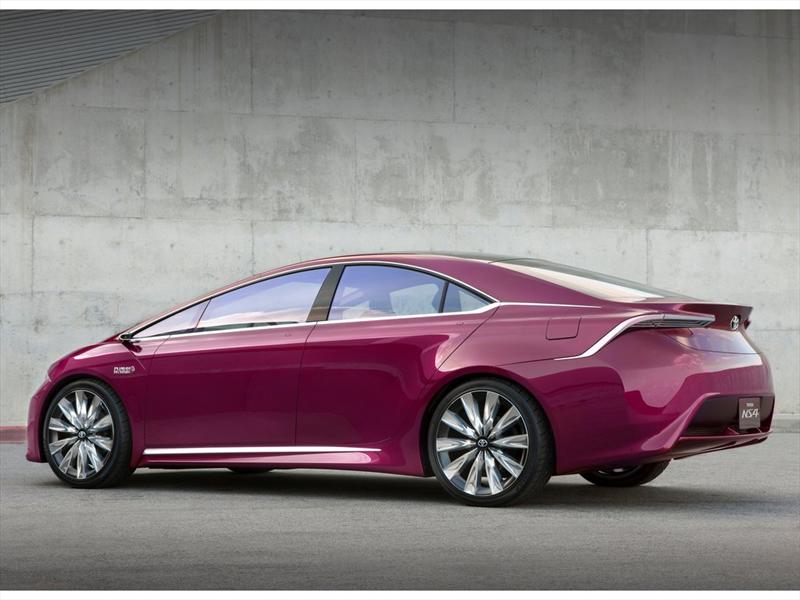 Toyota NS4 Advanced Plug-in Hybrid Concept