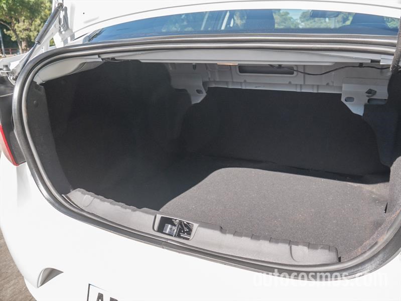 Ford Ka+ (sedán) a prueba
