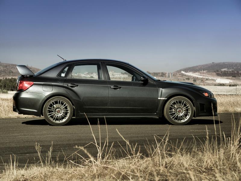 Subaru Impreza WRX STi sedán 2011 prueba