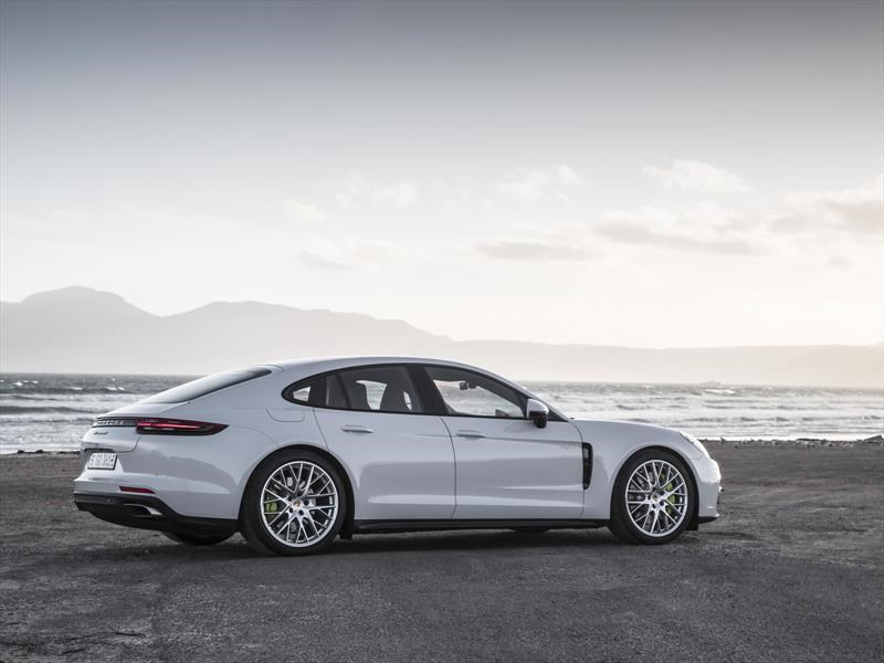 Porsche Panamera 4 E-Hybrid