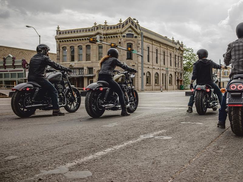 Harley-Davidson Dark Custom 2016