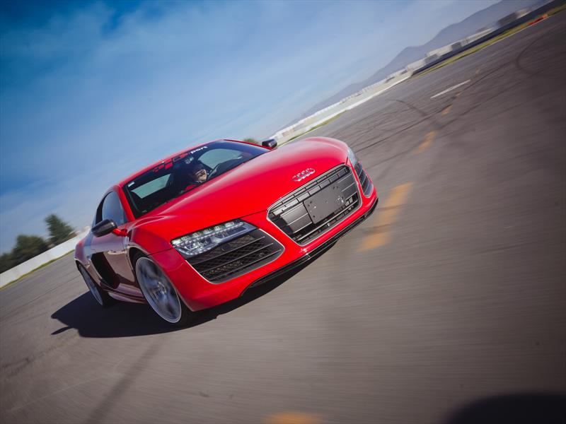 Audi R8 V10 Plus 2014