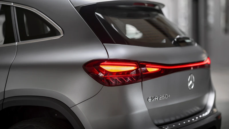 Mercedes-Benz EQA 2024