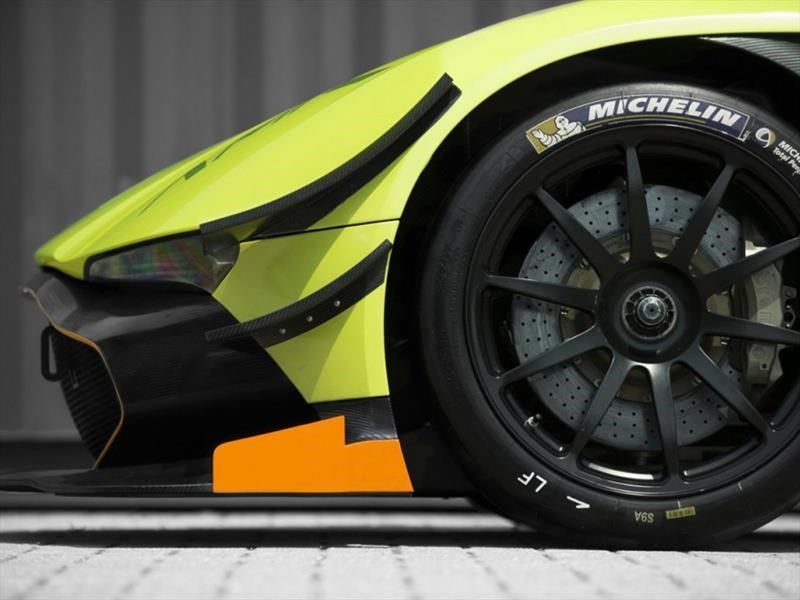 Aston Martin Vulcan AMR Pro