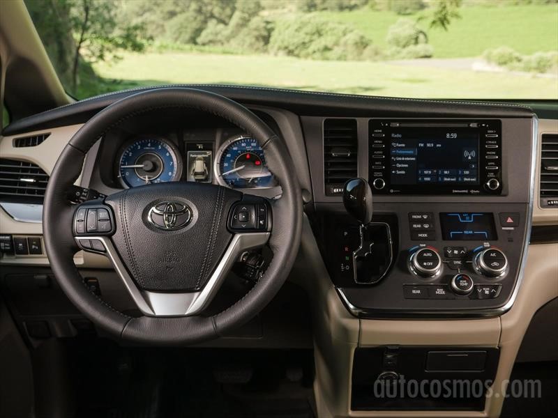 KIA Sedona 2019 VS Toyota Sienna 2018