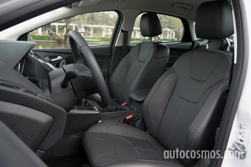 Ford Focus sedán a prueba