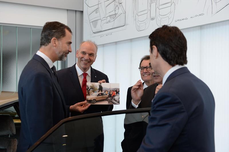 SEAT sorprende al Rey de España, Felipe VI