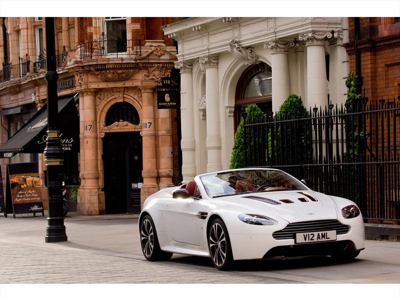 Aston Martin V12 Vantage Roadster