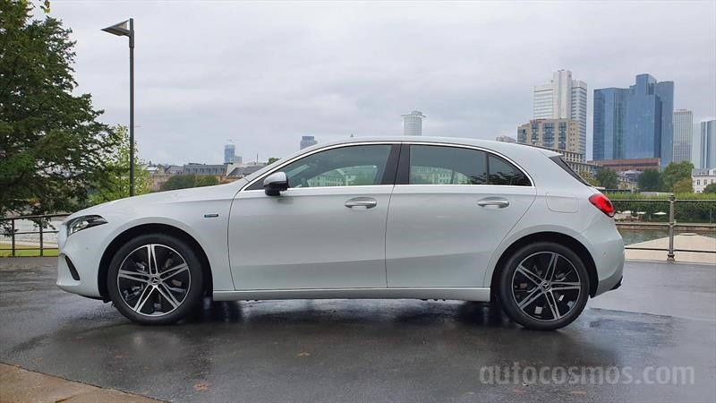 Mercedes-Benz A 250 e, el nuevo híbrido de entrada
