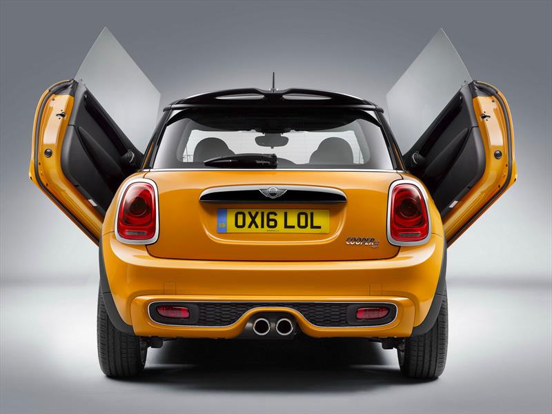 MINI estrena puertas de tijera