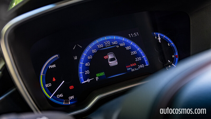 Test Drive Toyota Corolla Hybrid 2021
