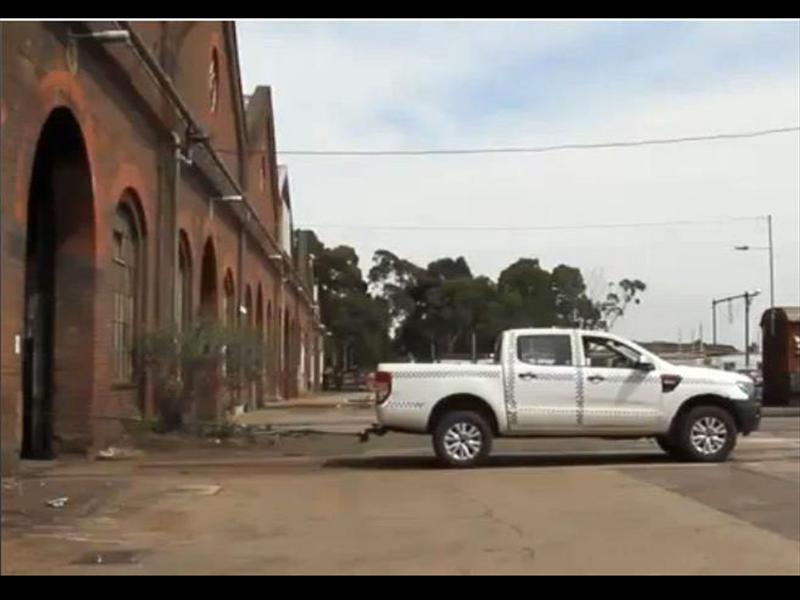 Ford Ranger Vs. la Locomotora