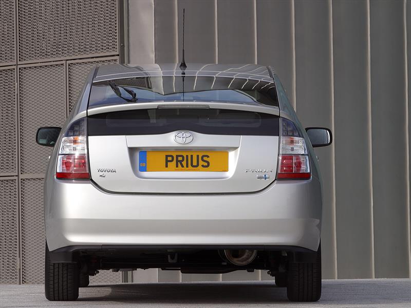 Historia: Toyota Prius
