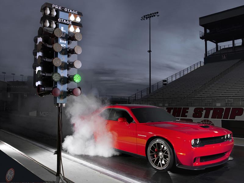 Dodge Challenger SRT Hellcat 2015