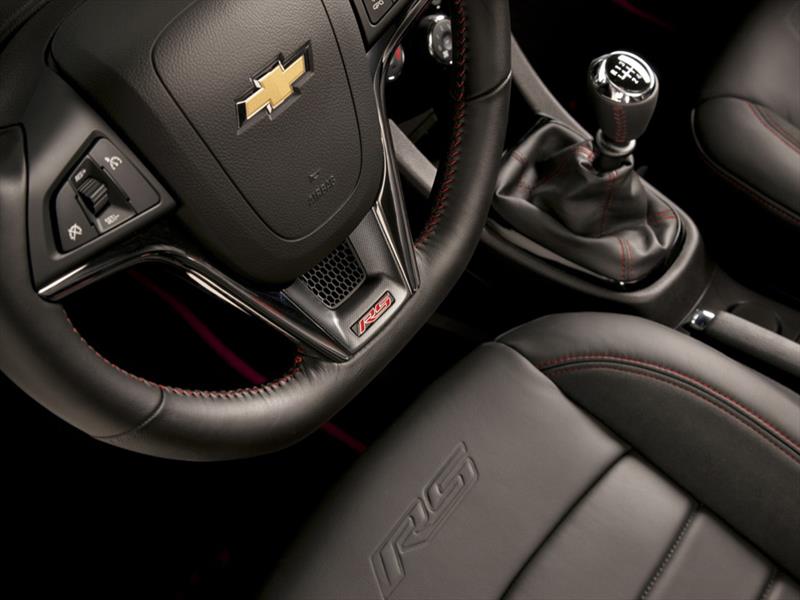 Chevrolet Sonic RS y Dusk Sedán 2014 se presentan