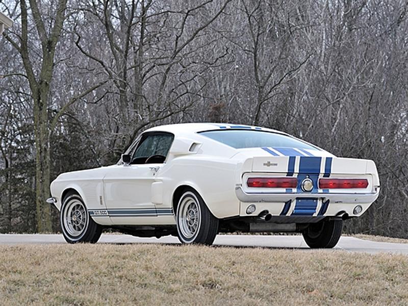 Shelby GT Super Snake 1967 de USD $1.3 millones