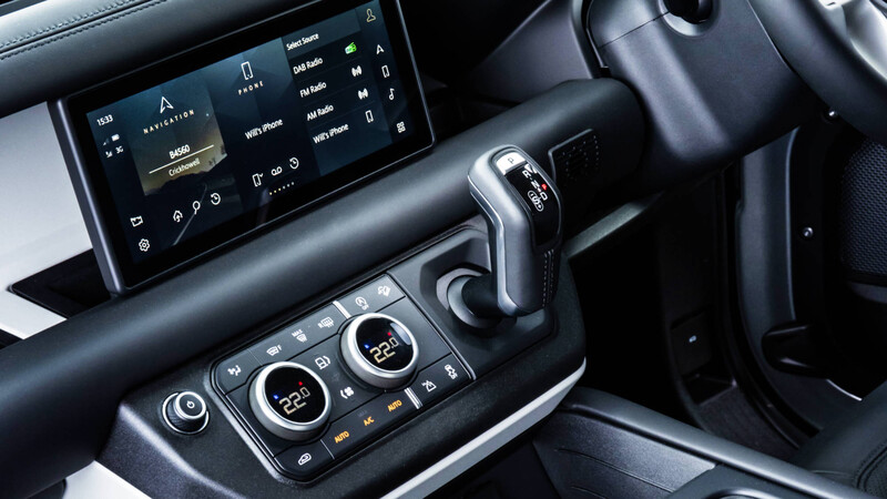 Land Rover Defender PHEV 2021