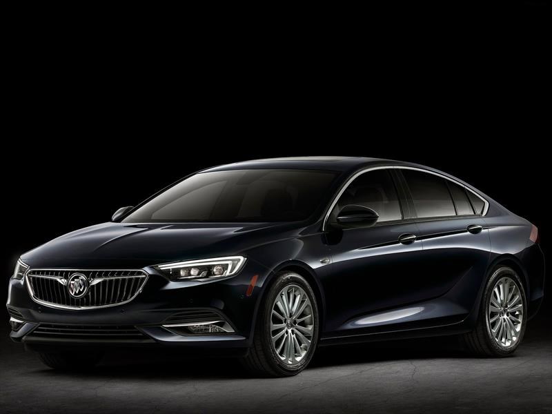 Buick Regal Sportback y TourX 2018