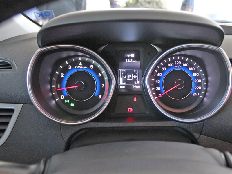 Hyundai New Elantra 2014. Lanzamiento en Chile