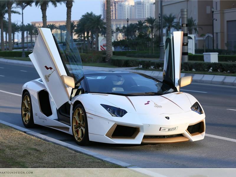 Lamborghini Aventador Roadster Golden