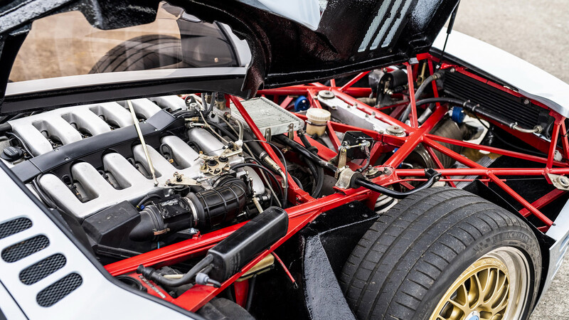 Isdera Commendatore 112i