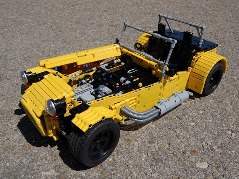 Caterham Seven a control remoto con piezas de LEGO