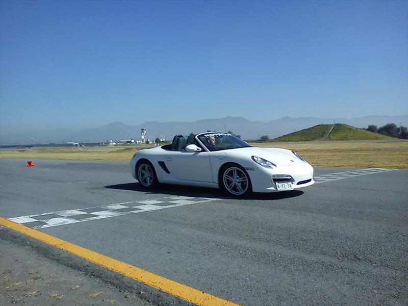 Samsung y Porsche presentan laptos premium.