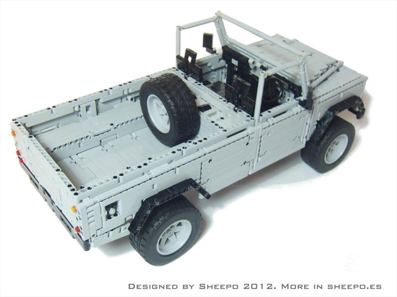 Land Rover Defender 110 con piezas de LEGO