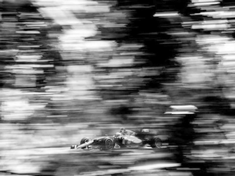 La F1 actual, con una cámara de 104 años