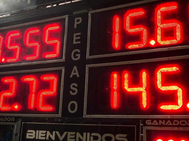 Arrancones nocturnos en Centro Dinámico Pegaso