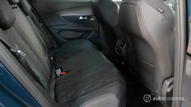 Test Peugeot 3008 Hybrid4