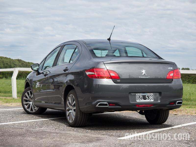 Peugeot 408 THP a prueba