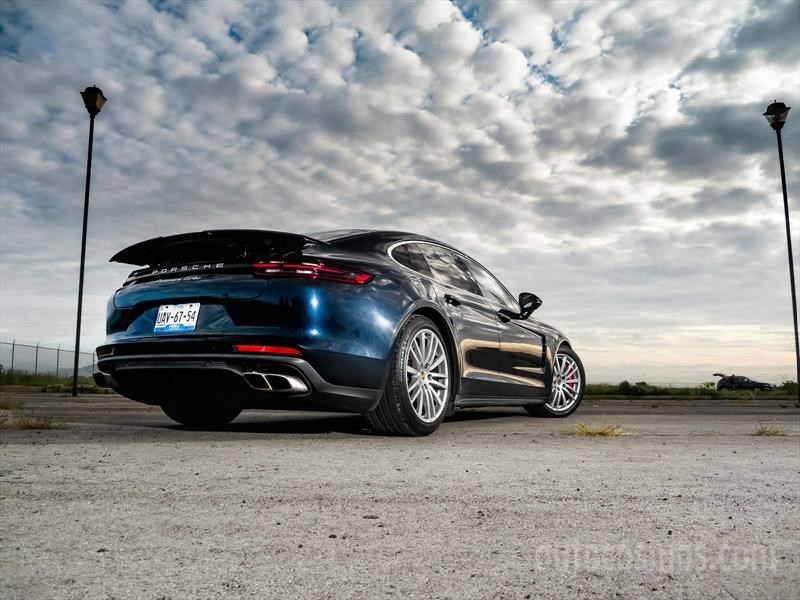 Porsche Panamera Turbo 2017