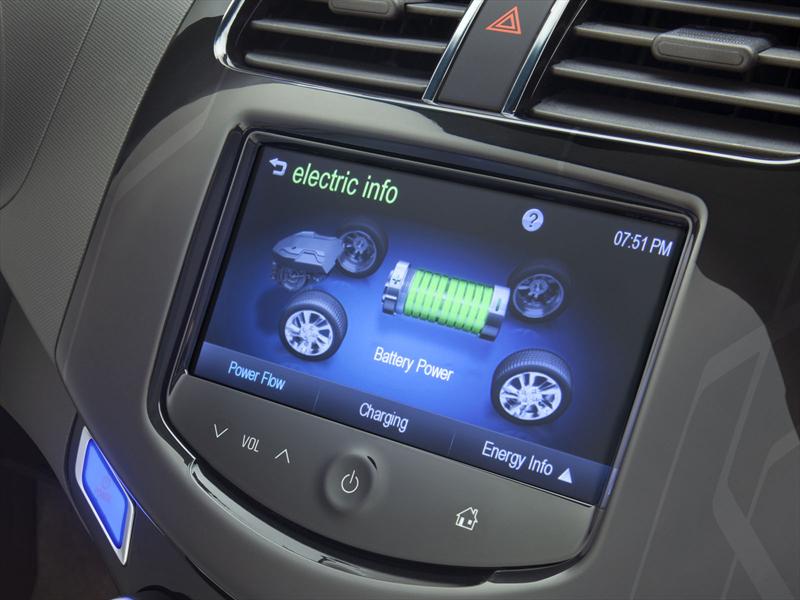 Chevrolet Spark EV y bicis en el Salón de BA 2013