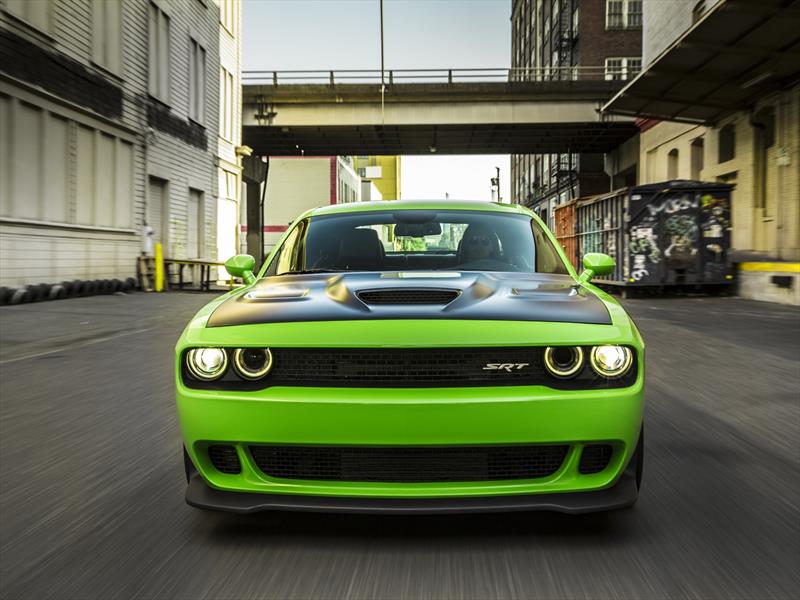 Dodge Challenger SRT Hellcat 2015