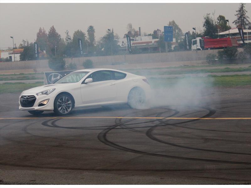 Hyundai Genesis Coupé 2012